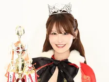 吉岡美穂・菜々緒などを輩出したレースクイーンの最高峰『レースクイーン・オブ・ザ・イヤー 25-26』、新女王は“完璧グラビアンヌ”佐々木美乃里に決定