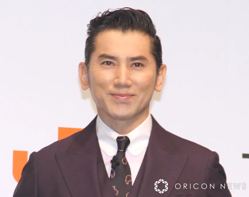 本木雅弘、次男が16歳に　長男・UTAが弟の近影を“顔出し”披露「イケメン」「めっちゃ大きくなってる！」「横顔が樹木さん似」