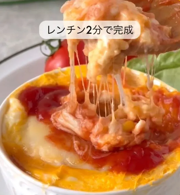 混ぜてのせてレンチン2分で完成　“包丁を使わない”簡単オムライスレシピ「この発想はなかった〜」「めちゃ美味しかった」