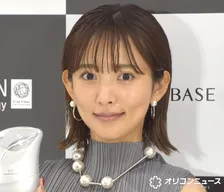 夏菜、“こなれ感”あふれる私服を披露　こだわり解説の一方で“撮影場所が気になる”と話題「ご自宅ですか？スゲ〜」