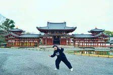 岡崎体育、世界遺産・平等院で史上初アーティスト写真　約3年ぶりにビジュアル更新