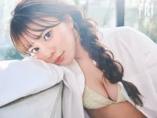 『水ダウ』“元AD”がグラビア挑戦　『FRIDAY』で誌面初掲載「前職の貴重な経験を生かしながら頑張りたい」