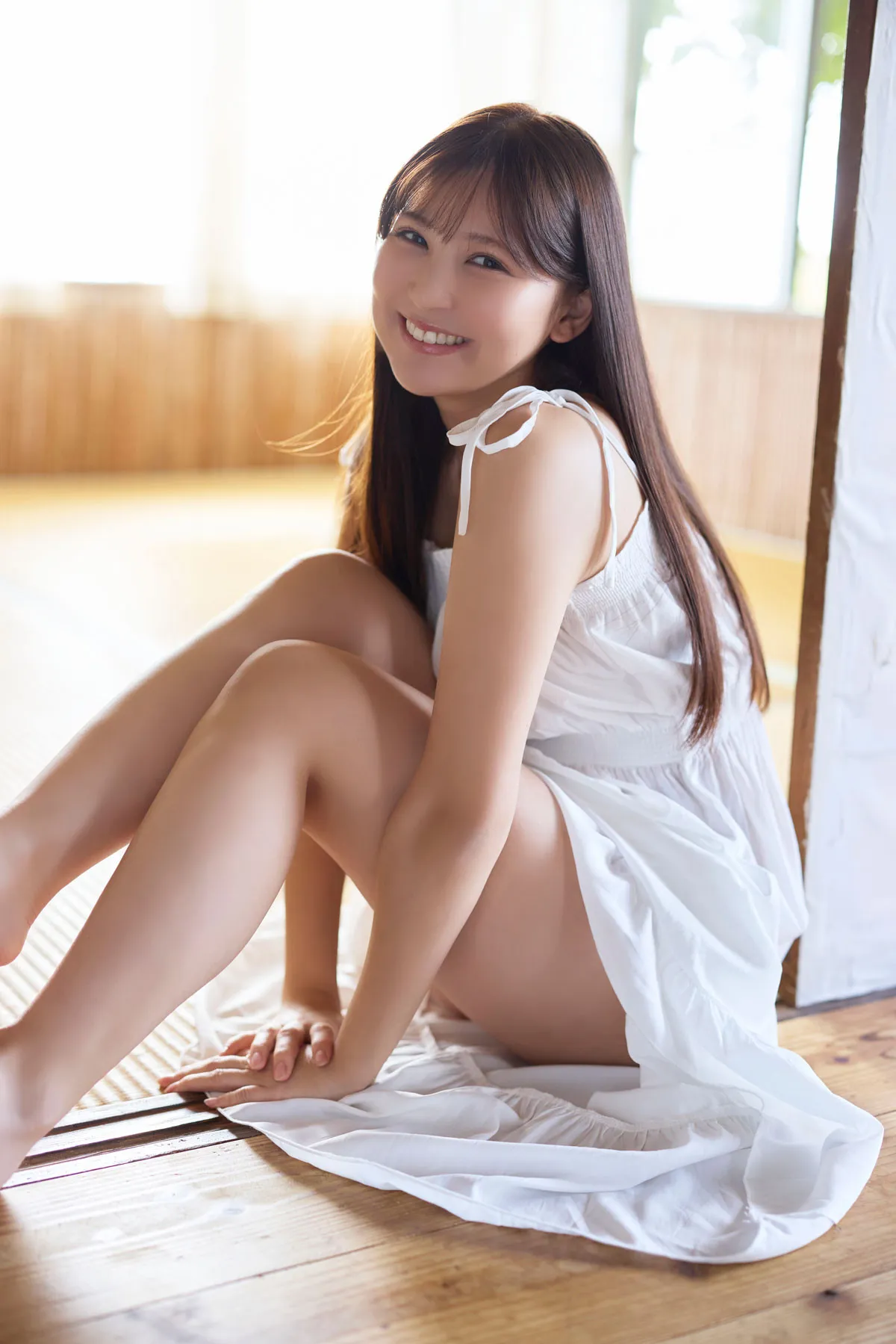 身長149cmnの美ボディアイドル・成瀬かのん、宮古島撮影の開放的なグラビアイメージDVD「より自然体な私を見て」