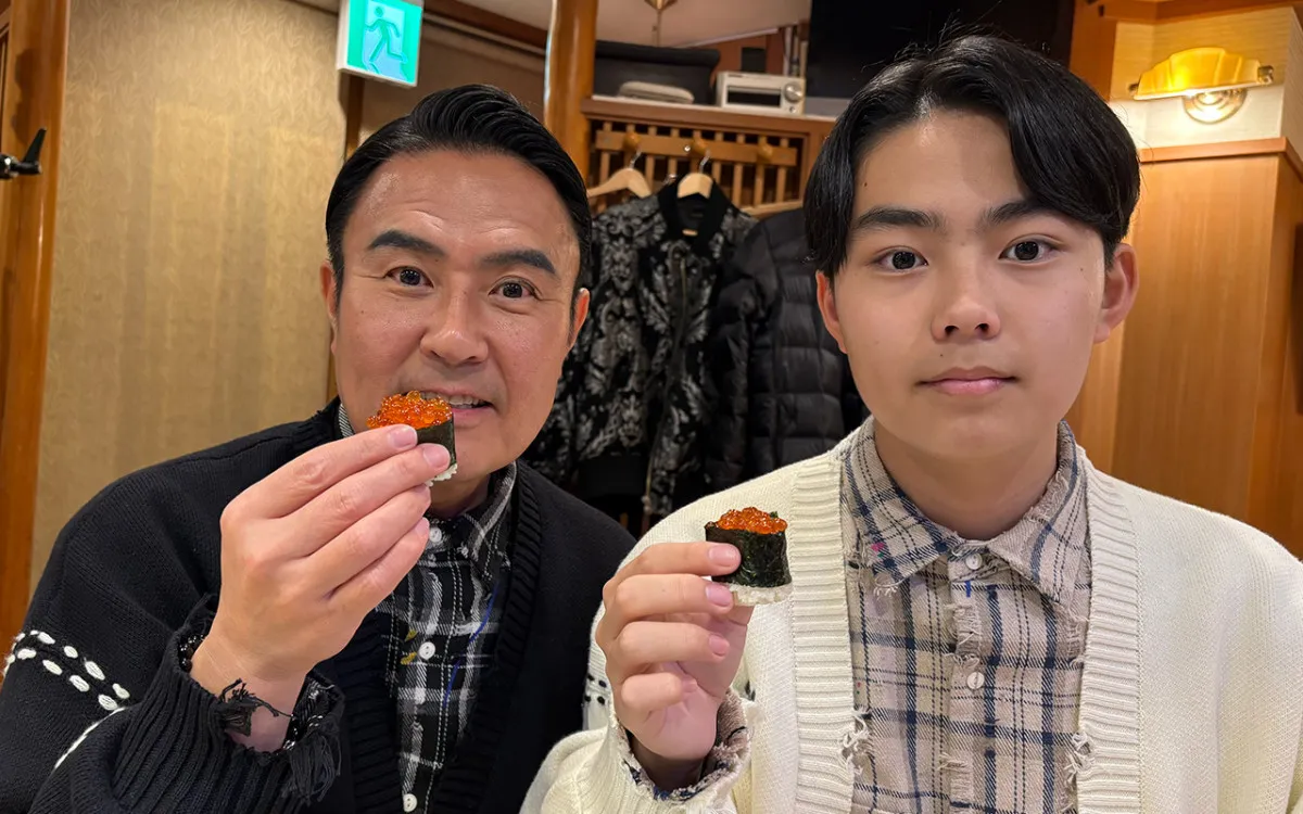 市川右團次＆右近が親子共演　仲良くペアルック「いい思い出になります」　『小粋な一献』きょう最終回