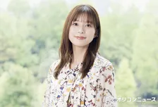 芳根京子、小花くわえた“ドアップショット”にファンもん絶「あふれ出る多幸感」「透明感やばい」「天使すぎます」