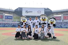 乃木坂野球部、マリーンズのユニ姿で歌唱　小川彩＆柴田柚菜が本気ピッチング「46点」「100点」