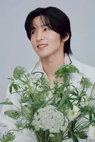 Snow Man目黒蓮、春っぽビジュアル披露　映画『SAKAMOTO DAYS』舞台裏告白「拳から流血してしまって…」