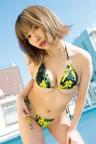 元おこさまぷれ～と。りんたろー、初グラビア　大胆な姿で魅せる