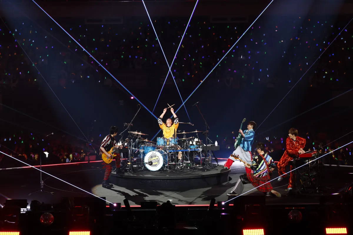 SUPER EIGHT、初の武道館公演が映像化　ハイライト、マルチアングル、90分超えメイキングなど特典詳細も発表