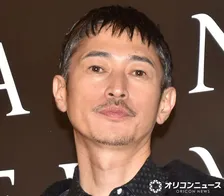 窪塚洋介、8歳長女とUSJを満喫　妻・PINKYが親子3ショットを公開「娘と夫がどんどん謎を解いていく姿がキュンでした」