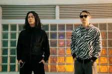 窪塚洋介＆亀梨和也W主演『外道の歌 SEASON2』　バディ感が色濃く現れた場面写真を公開