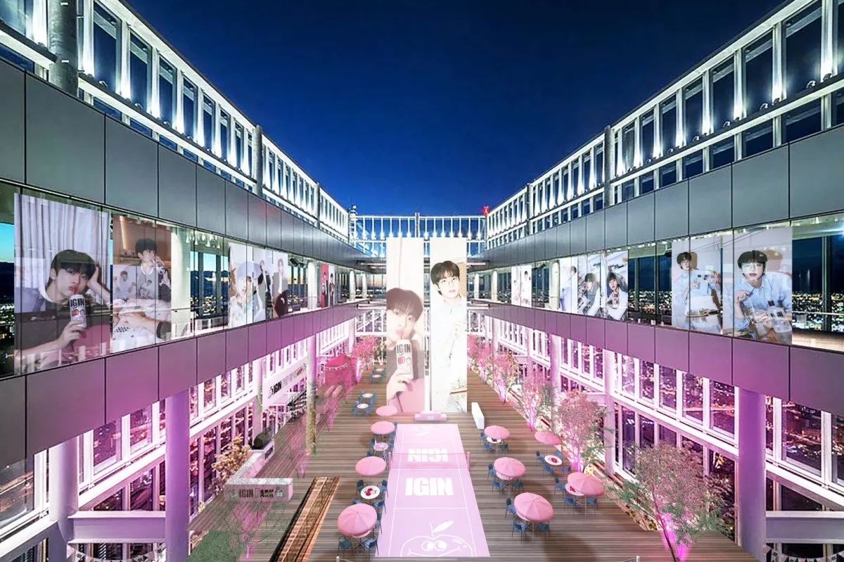 BTS・Jin、大阪・あべのハルカスに特大ビジュアル登場　「IGIN」ポップアップストア開催