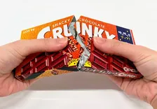『クランキー』パッケージがリニューアル　中央から“パキッと”爽快に開封
