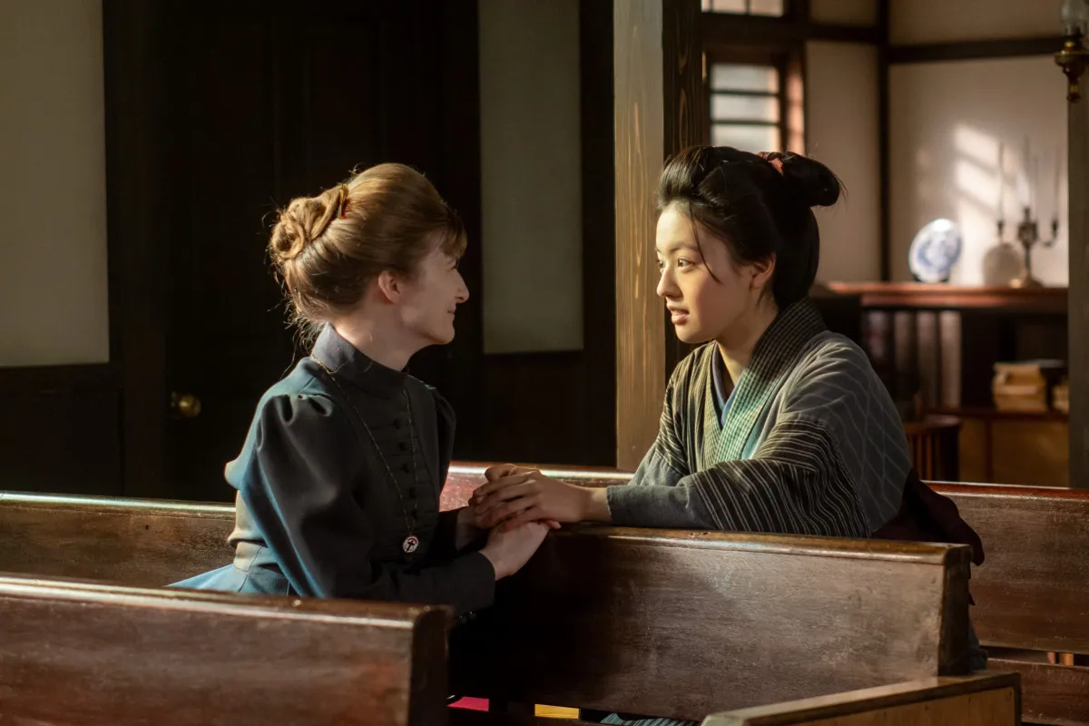 『風、薫る』直美はアメリカに興味を持ち始める　第5回場面カット