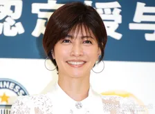内田有紀、元俳優の柏原崇さんとの再婚を発表「ともに歩んできた時間が家族という形になりました」