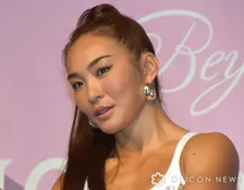 フィットネスプロデューサー・AYA、ふっくらお腹でマタニティフォト「母になる準備、ラストスパートです」