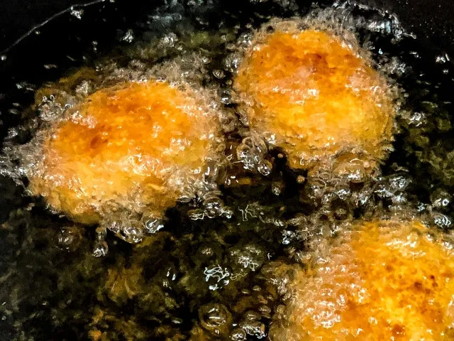 じわじわ効く出費…食用油も4月から値上げ　家計見直しで選びたい日用品