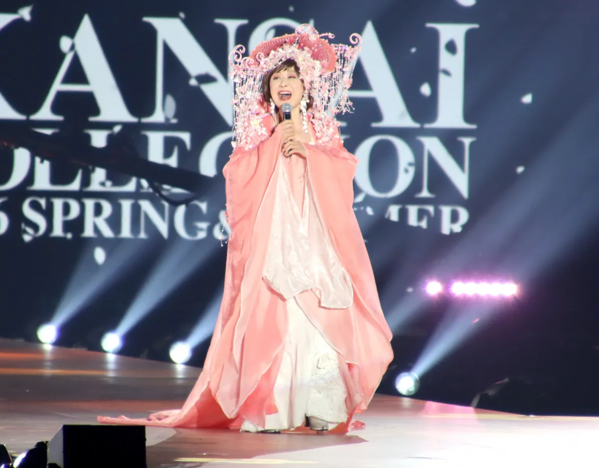 ”ラスボス”小林幸子、関西コレクション初出演　絢爛豪華な衣装でフィナーレ飾る「千本桜」熱唱