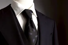 新社会人は必見、ネクタイの裏から出ている“謎の糸”「絶対に切らないで！」　職人が注意喚起