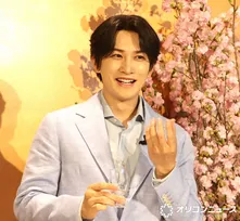 町田啓太、お酒の楽しみ方は”仕事終わりのご褒美”　友人たちとの食事の席でプレゼント明かす