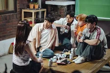 【あすから】チョ・ビョンギュ＆リョウンらが“大学の同期” に　青春ラブコメディー『布団キックロマンス』放送スタート＜キャスト・あらすじ＞