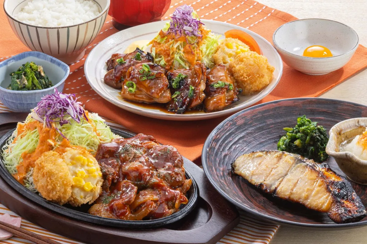 【きょうから】大戸屋で懐かしい味わいの「大衆食堂」フェア開催　香りジュワッと広がる『洋食屋の鉄板ポークチャップ』など4種