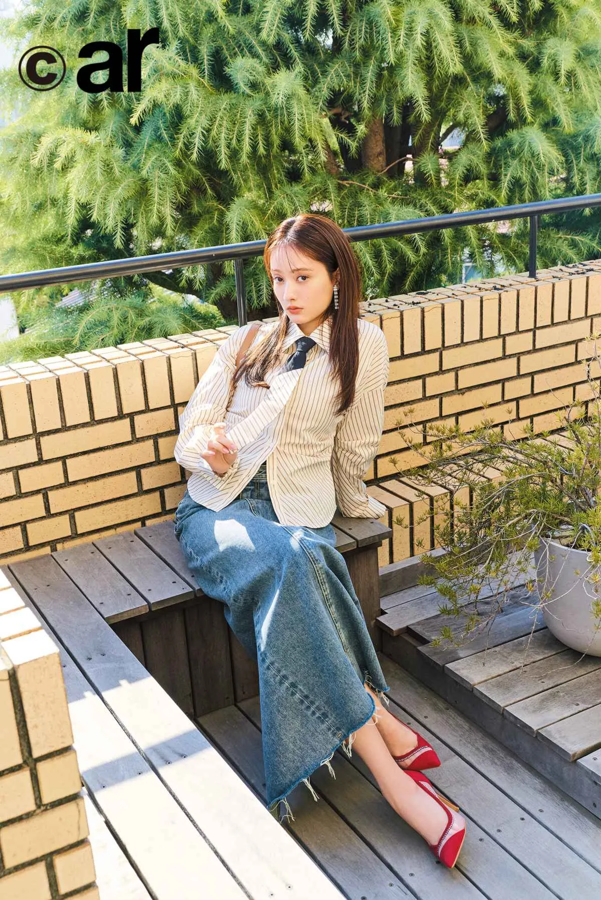 谷まりあ、“乙女の戦闘服”着こなす「着たい服が私の戦闘服 お仕事だってドラマティック」