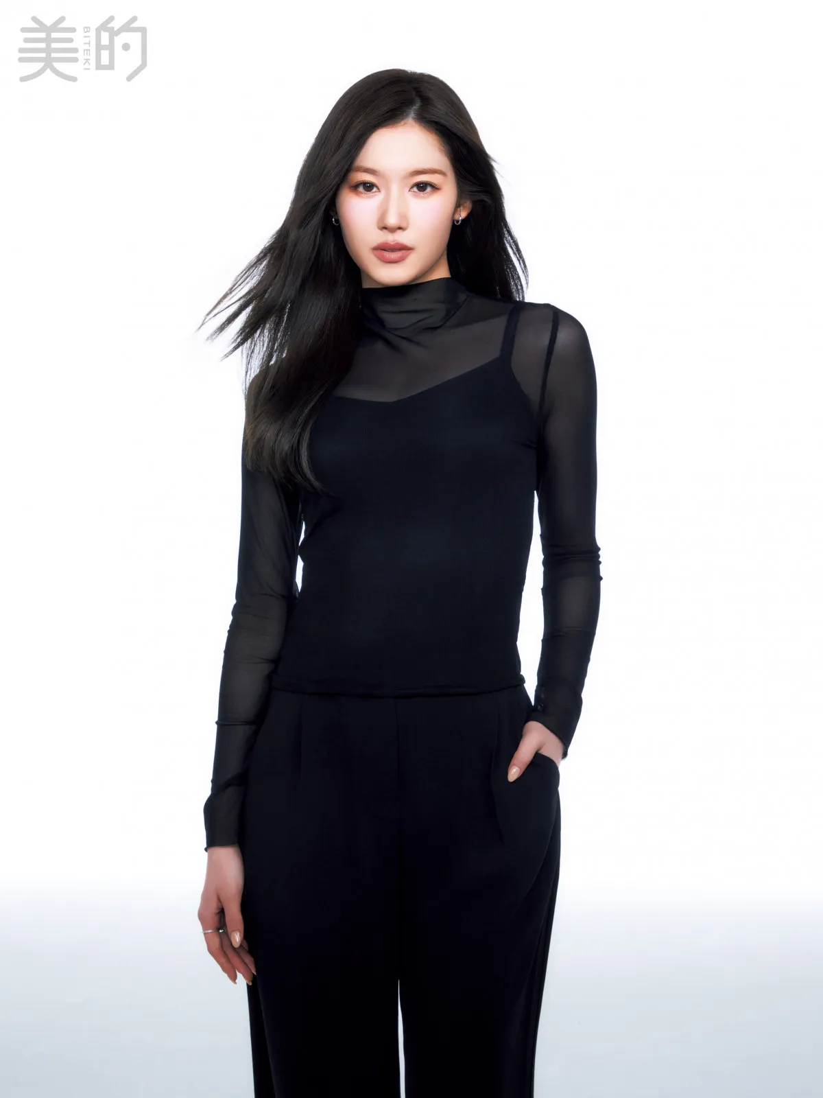 TWICE・SANA、360度パーフェクトビューティの秘けつ「毎朝、まず鏡で…」