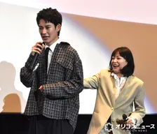 菅野美穂、アントニオ猪木さん＆アニマル浜口風に熱くメッセージ　山時聡真の背中に気合い注入