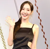 パク・ミニョン＆ウィ・ハジュン、互いに傷を乗り越えた“キスショット”　韓国ドラマ『セイレーンのキス』最終回で反響「最高のカップル」