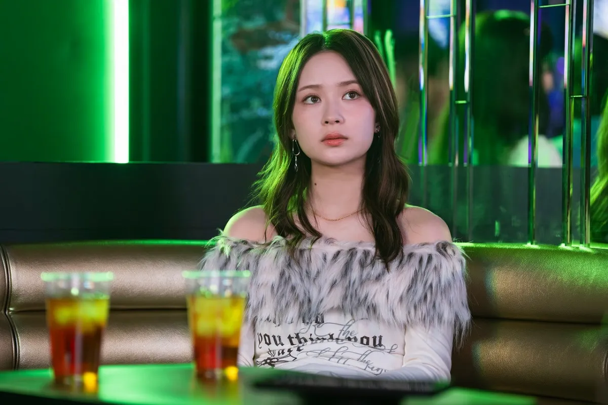 畑芽育＆志田未来ドラマの役柄にネット驚き「刺激強すぎやろ」「おっぱい半分出た服でクラブ?!」