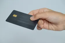 初発表！ 金融の専門家40人が評価した、おすすめのプラチナカード、総合1位は？