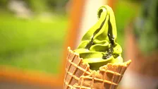関西のライバル百貨店が称賛したグルメ、「今まで食べた中で一番濃い抹茶ソフト」…他店がうなる理由『水野真紀の魔法のレストラン』