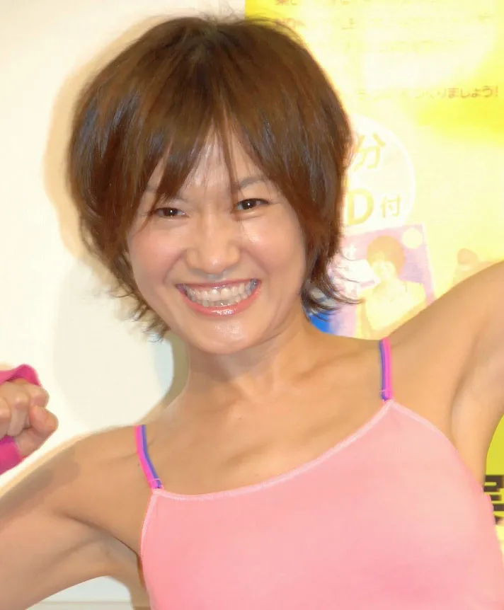 ”カーヴィーダンス”で一世を風靡！樫木裕実氏、63歳に　圧巻のくびれ＆美ボディを披露