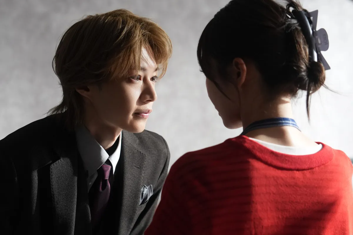 B&ZAI今野大輝“俺様気質の天才”＆加藤史帆“崖っぷち女子”が運命の出会い　『その天才様は偽装彼女に執着する』第1話あらすじ