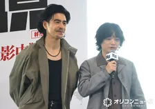 伊藤英明＆染谷将太「まいど！」　大阪で関西弁あいさつ→反応に肩落とす