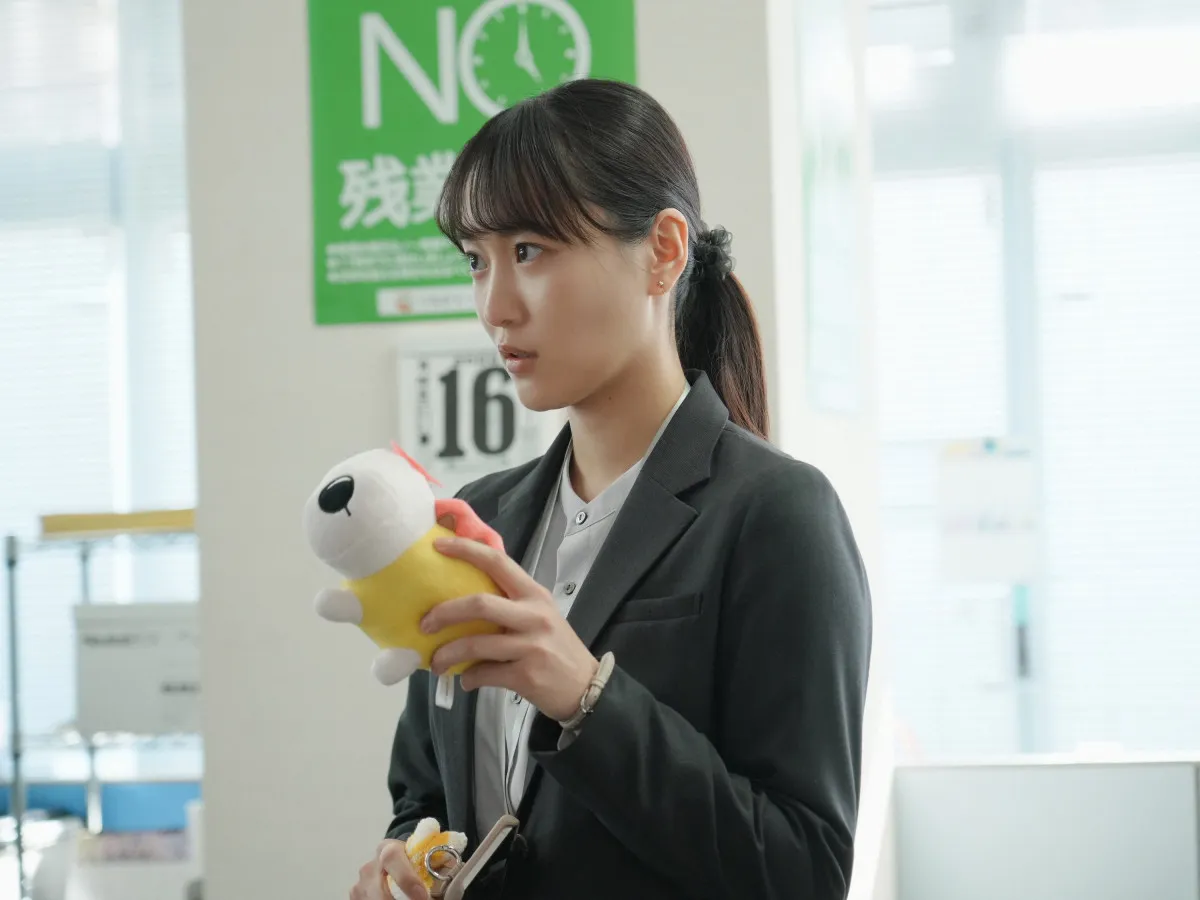 菅井友香、“足ピン”の演技に反響「意図的だったの！」「笑っちゃいました」　『水曜日、私の夫に抱かれてください』第3話【ネタバレあり】