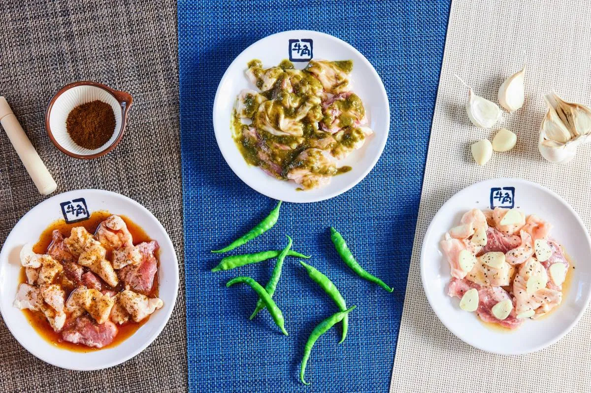 牛角、6種の焼き肉＆2時間飲み放題が2178円の『焼肉酒場セット』　「選べるホルモン盛り」に“青唐MIX”が新登場