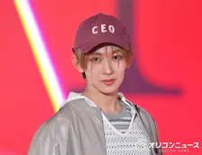 MAZZEL・NAOYA、高貴なビジュアル披露　『ガルアワ』幕開けに登場