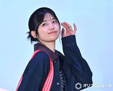 乃木坂46・五百城茉央、柔らかな笑顔に視線集中　“きれいめカジュアル”で魅了