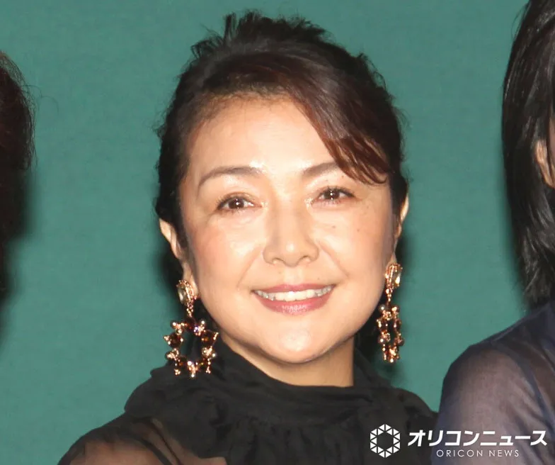 原日出子、娘にもらった“母の日ギフト”を紹介「ほっこり」「可愛いですね」「娘のプレゼントをつけてご飯を作る幸せ」
