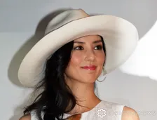 相沢紗世、夫・中島宏之氏と“ゴルフデート”で仲良し2ショットに羨望の声「相変わらずお綺麗です」「仲良くて素敵」「ナカジ羨ましい」