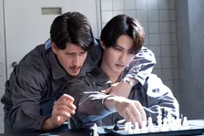 “刑務官”篠原涼子＆“殺人犯”ジェシー、すべてがひっくり返る脱獄前夜　『パンチドランク・ウーマン2』第4話あらすじ