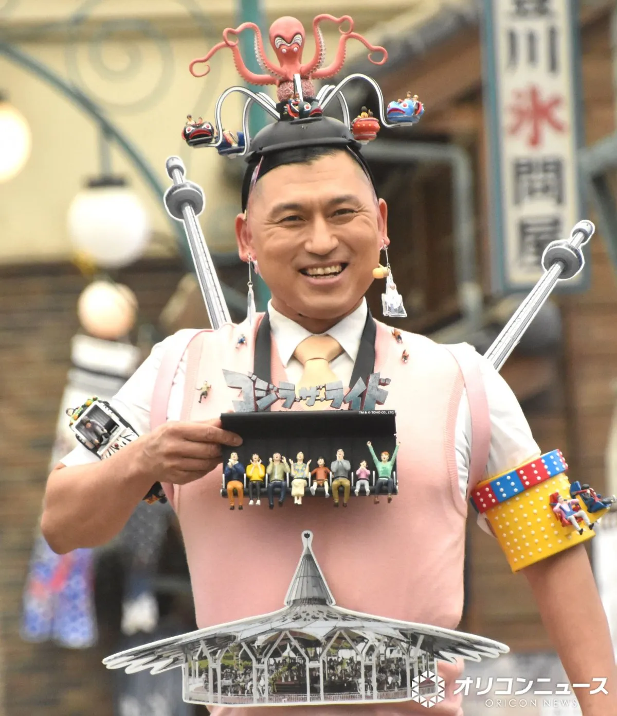 オードリー春日俊彰、ついに「西武園ゆうえんち」の“化身”　「ひらパー」岡田准一に対抗で“せぶゆうおじさん”名乗る