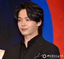 中村倫也、競技クイズのプレイヤー役の役作りで「QuizKnockさんの動画を」　俳優生活20周年の作品に思い