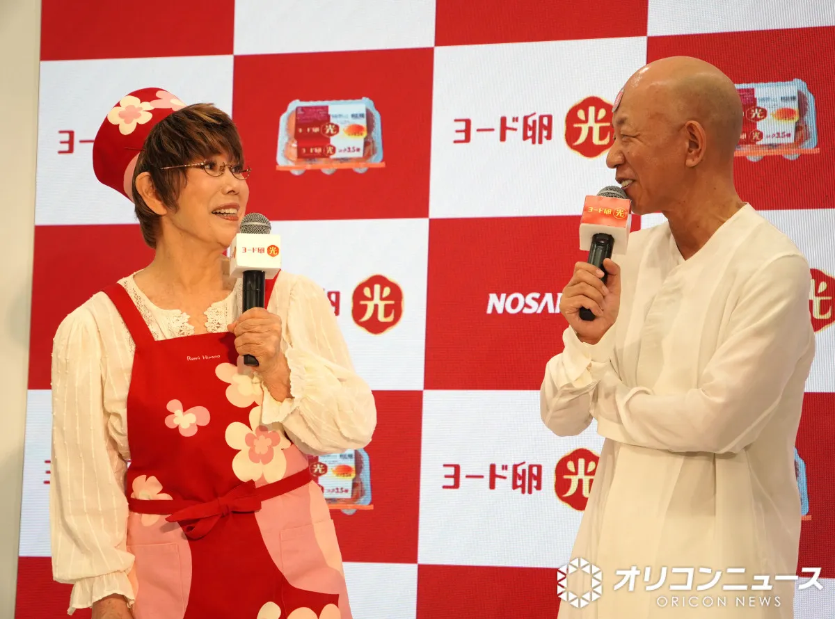 平野レミ、料理ショーで“頭イジり”連発　小峠タジタジ「光ってるね」「共食いでしょ」