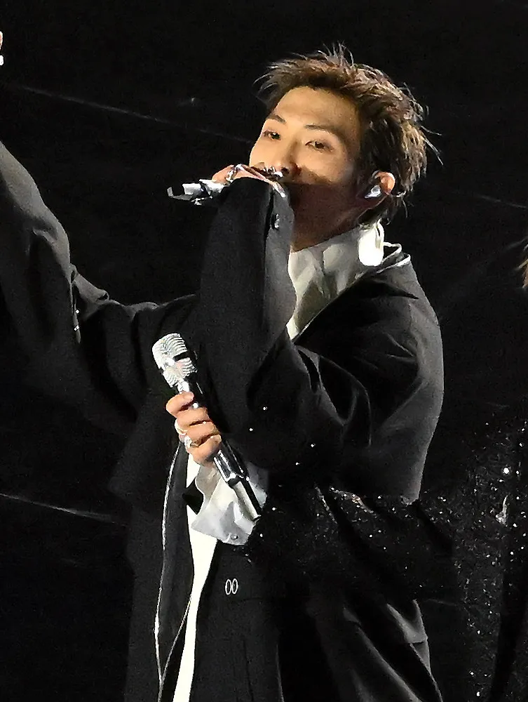 BTS・RM、「ポケパーク」でコダックポーズ　愛らしい姿に反響「ナムテテでお揃いのコダック帽子」「ナムさんコダックとライブのギャップ」