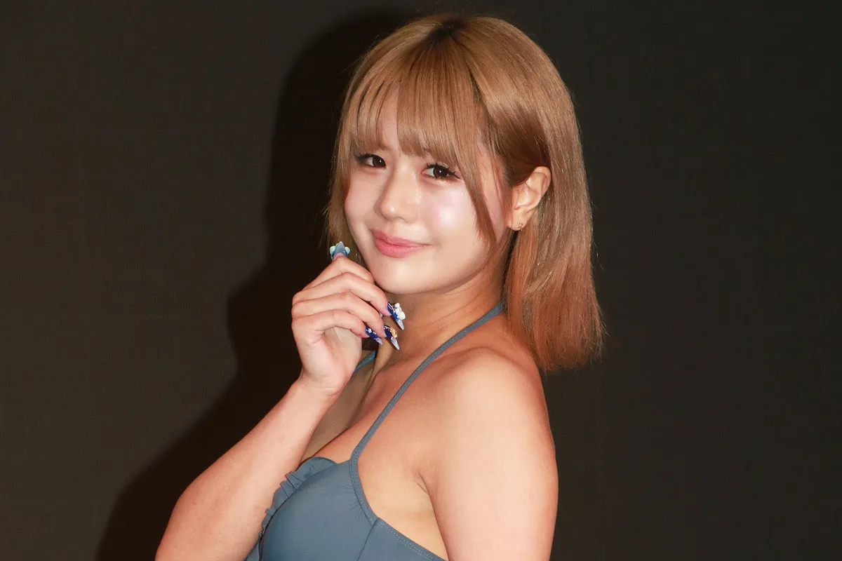 身長171cmの健康美ボディ・珠梨、グラビア初体験で「めちゃくちゃ緊張」