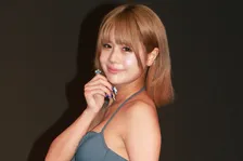 身長171cmの健康美ボディ・珠梨、グラビア初体験で「めちゃくちゃ緊張」