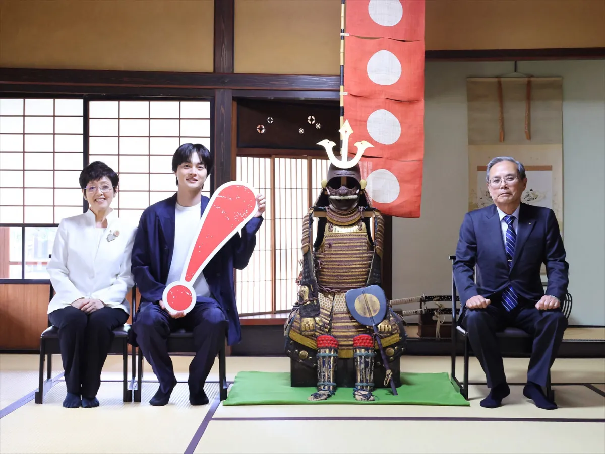 大分・日田“伝・豊臣秀長の鎧”一般公開　『豊臣兄弟！』出演の結木滉星が現地訪問「気持ちがさらに上がる」